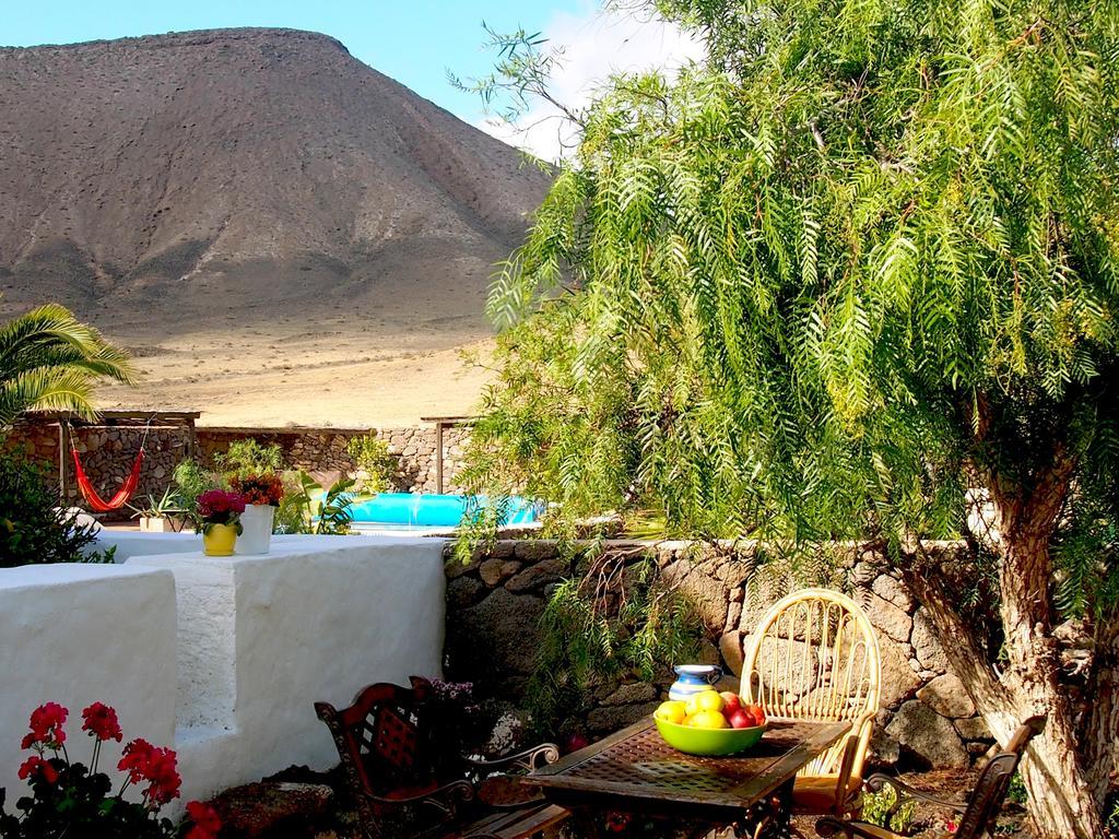 Affittacamere La Casa Caldera Femés Esterno foto