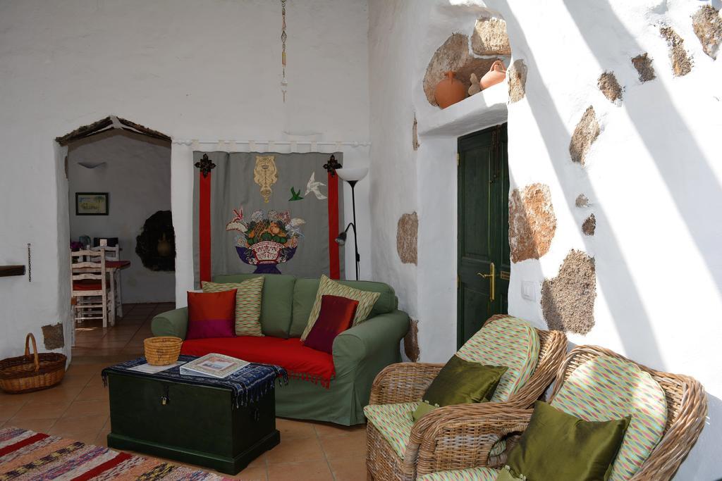 Affittacamere La Casa Caldera Femés Esterno foto