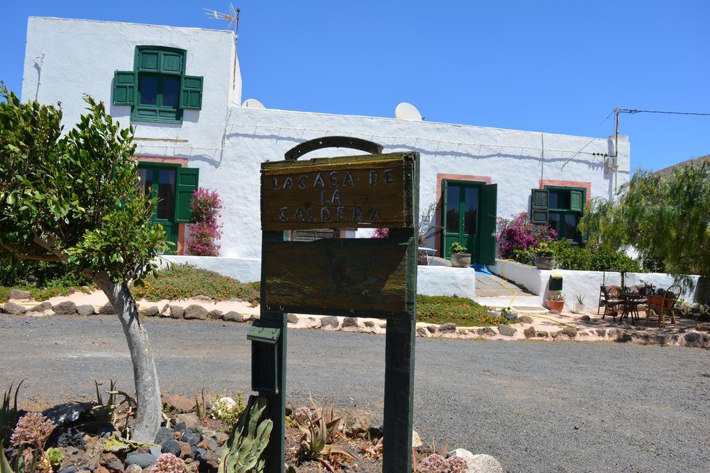 Affittacamere La Casa Caldera Femés Esterno foto